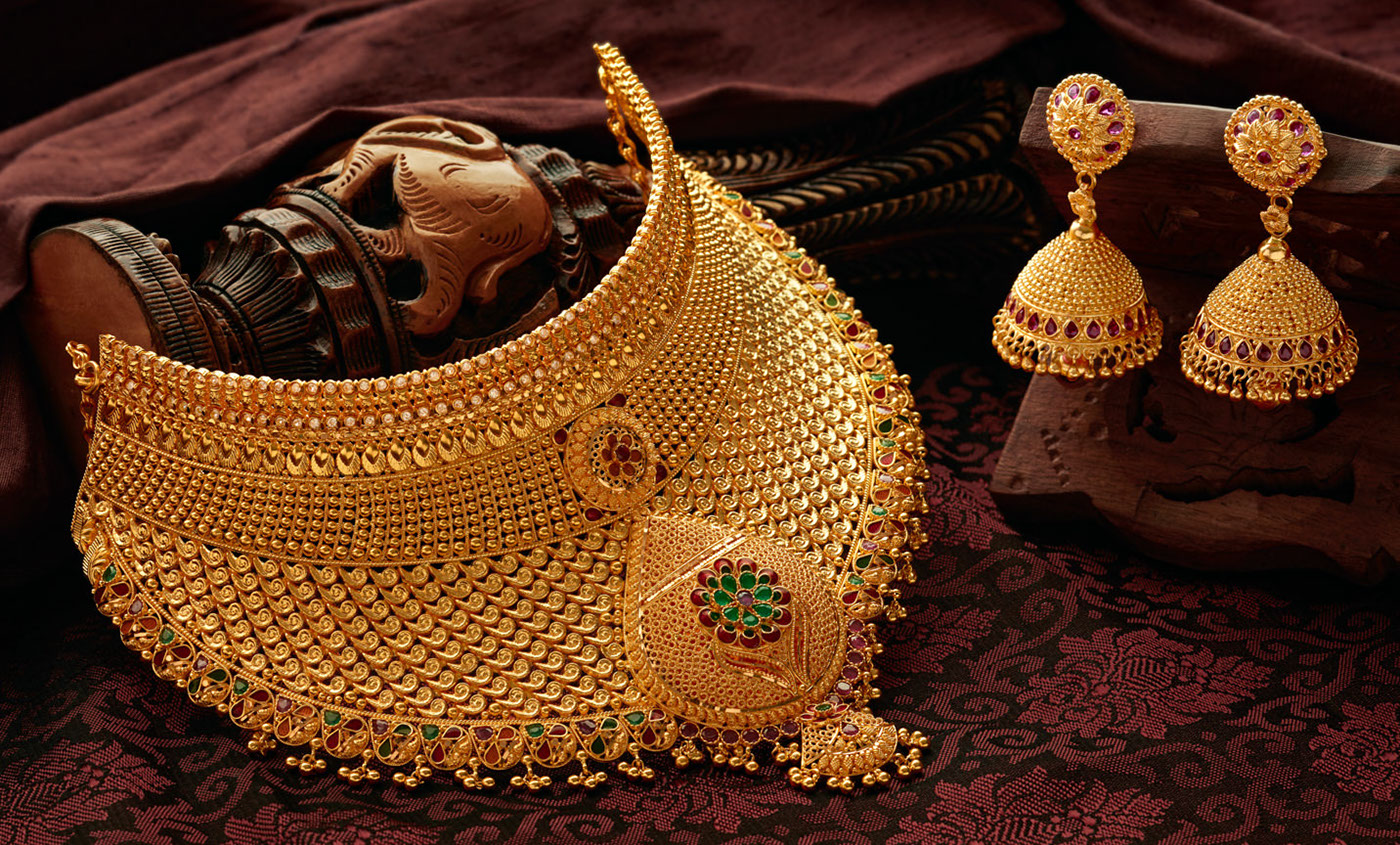 Handwoven Kanchipuram Gold Zari Silk Drapery